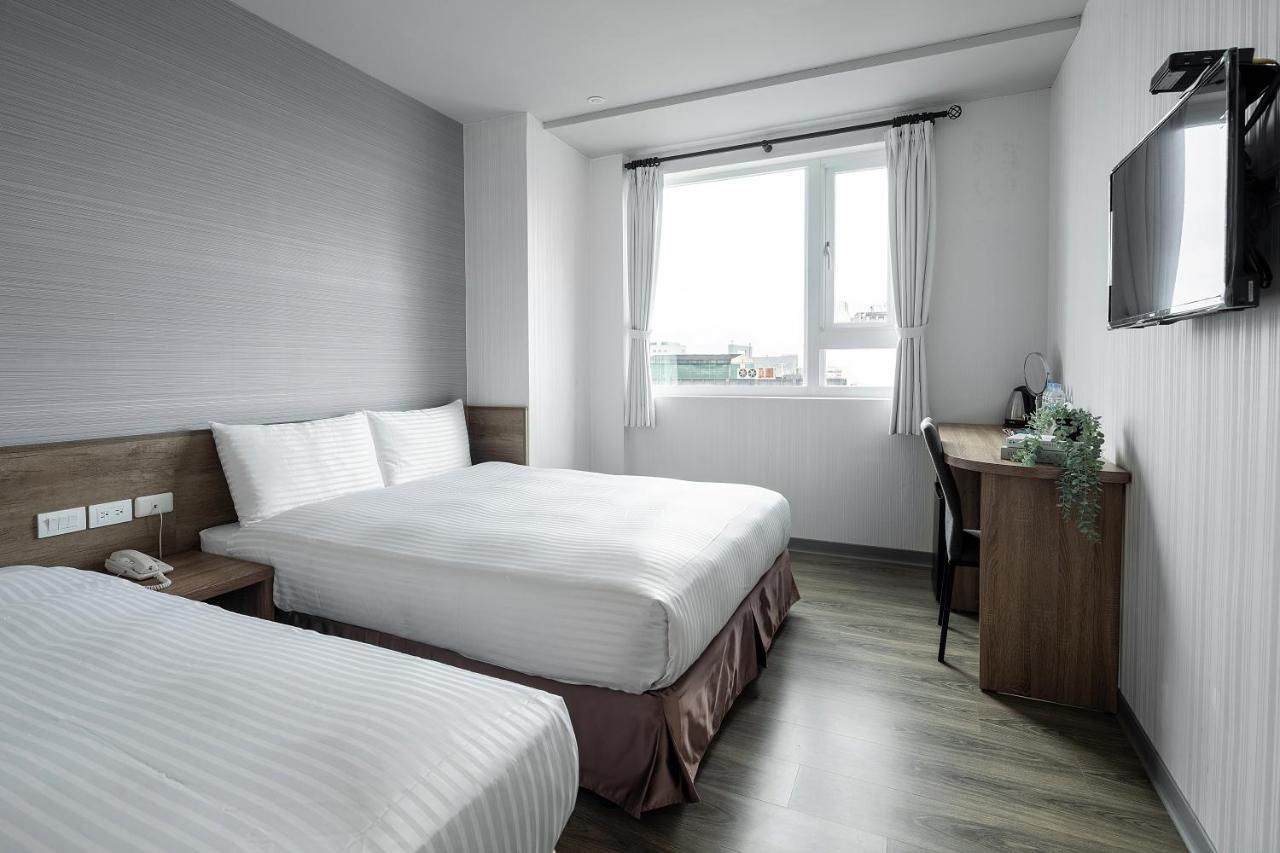Hotel Brown - Zhongzheng Tainan Extérieur photo