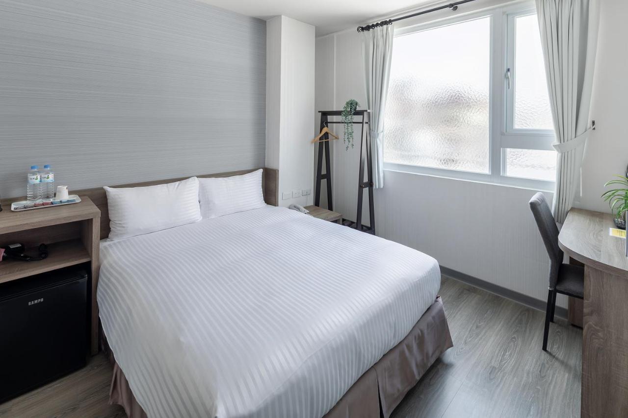 Hotel Brown - Zhongzheng Tainan Extérieur photo