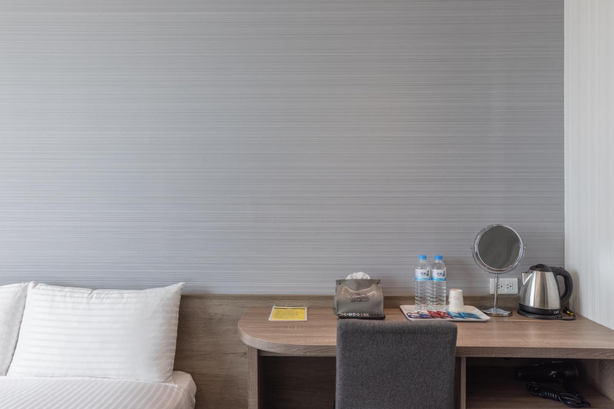 Hotel Brown - Zhongzheng Tainan Extérieur photo