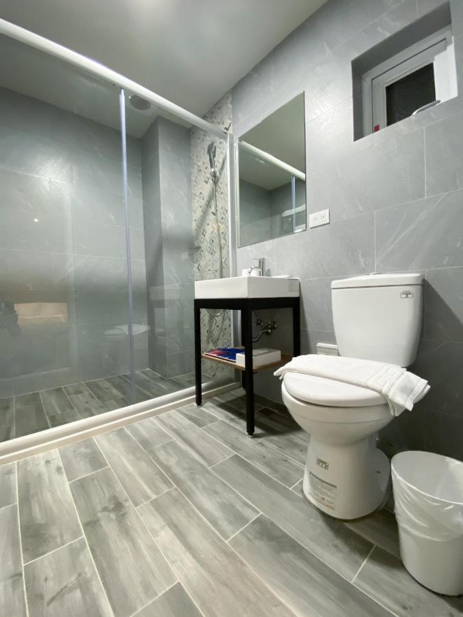 Hotel Brown - Zhongzheng Tainan Extérieur photo